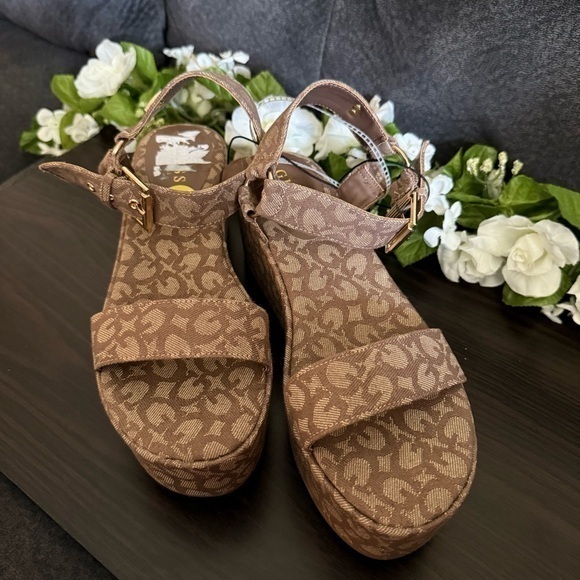 Guess Monogram G Logo Printed Brown Tan Canvas Platform Sandals - Picture 1 of 9
